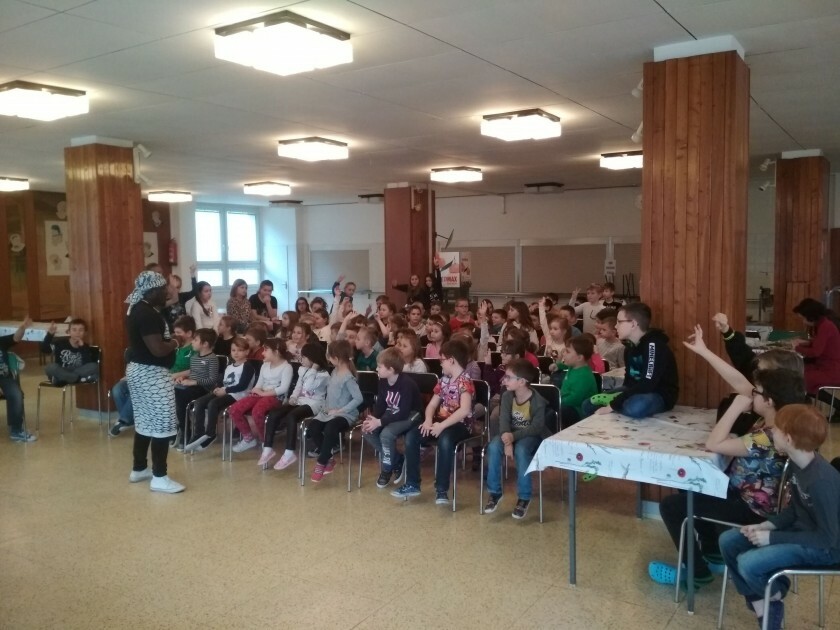 V rytmu bubnů